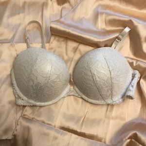 Victoria's Secret Very Sexy Pushup Bra 32DD
